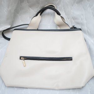 INNUE Leather Satchel